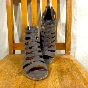 Indigo Rd Gray Heeled Sandal Size 8M